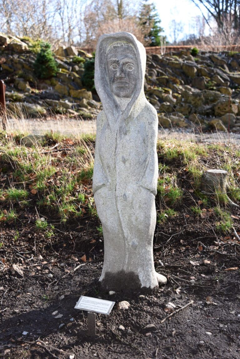 Fiskeren. Skulptur af Flemming Johansen